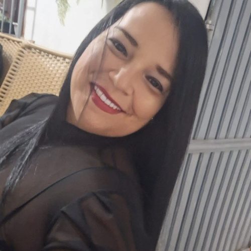 Soprando velhinhas nesta quarta-feira, dia 19 ,Isabella Guimarães.