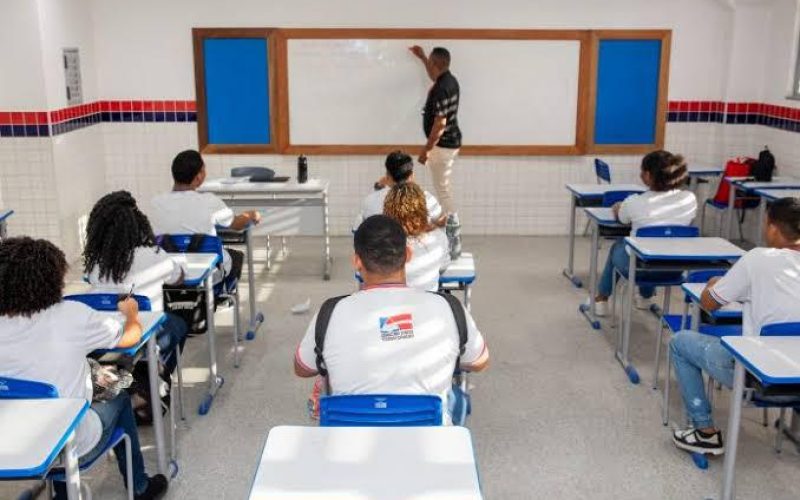 SEC divulga lista de professores e coordenadores que vão receber o Geapme