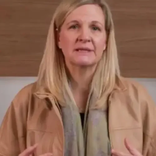 COI proíbe atletas trans de disputarem categoria feminina nas Olimpíadas