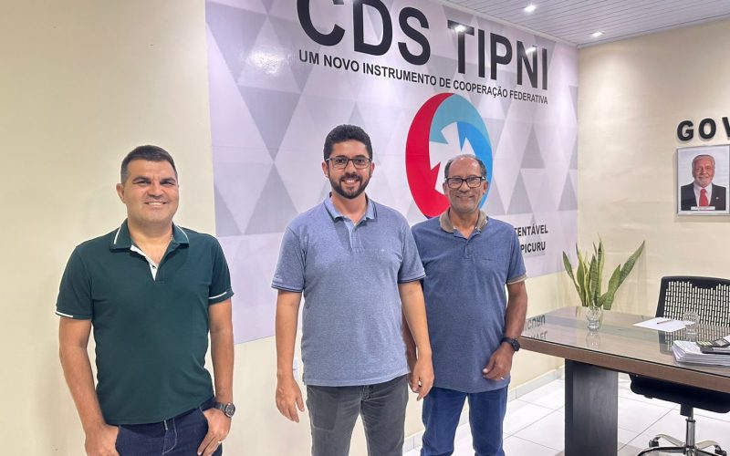 Prefeitura de Filadélfia garante avanços na cobertura da Feira Livre e na produção de mel