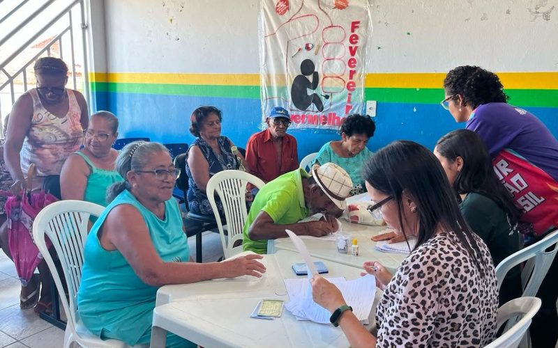 Famílias comemoram entrega do PAA Leite em Senhor do Bonfim