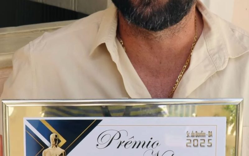 Weslen Aquino recebe prêmio de vereador destaque