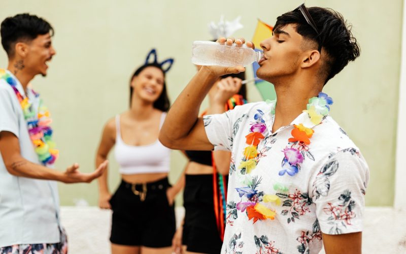 Nutricionista dá dicas de como aproveitar a folia do carnaval sem descuidar da saúde e da alimentação