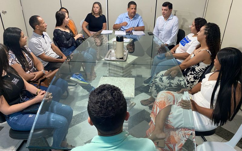 Prefeitura de Senhor do Bonfim dá posse a novos servidores da educação e anuncia novo processo seletivo