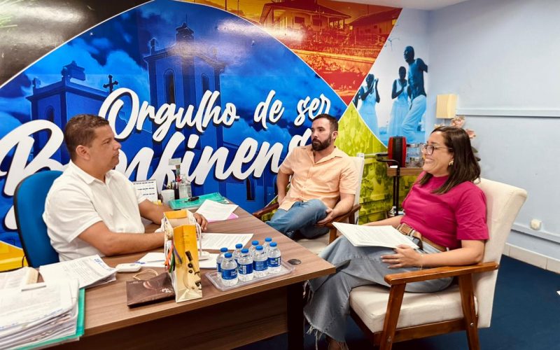 Vereador Weslen Aquino discute melhorias na estrutura de serviços gastronômicos para o período junino em Senhor do Bonfim