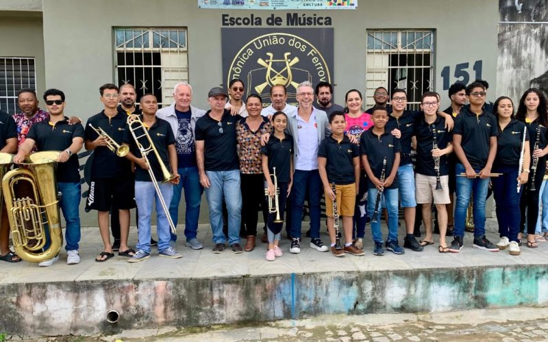 Deputado Bobô acompanha visita do secretário estadual de Cultura à Filarmônica União dos Ferroviários Bonfinenses