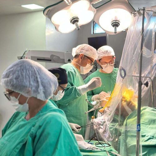 Medicina do Vale do São Francisco comemora êxito em cirurgia de alta complexidade com paciente acordado