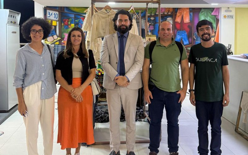 Prefeitura de Senhor do Bonfim articula parcerias no polo têxtil de Santa Cruz do Capibaribe