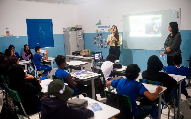 Prefeitura de Senhor do Bonfim inicia programação do Agosto Lilás com palestra educativa na Escola de Baraúna