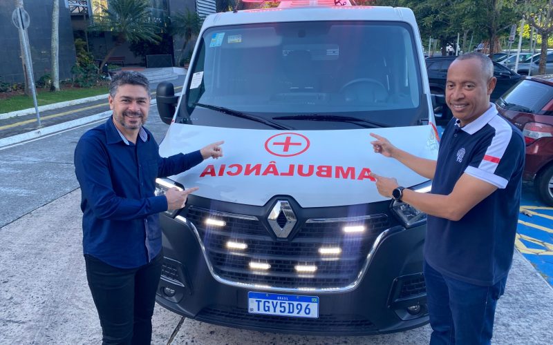 Vice-prefeito Elizeu Rios leva demandas a Salvador e garante mais uma ambulância para Senhor do Bonfim