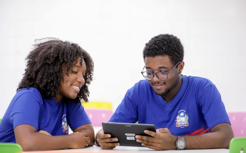 Semana do estudante tem anúncio de investimentos em equipamentos e novas unidades escolares