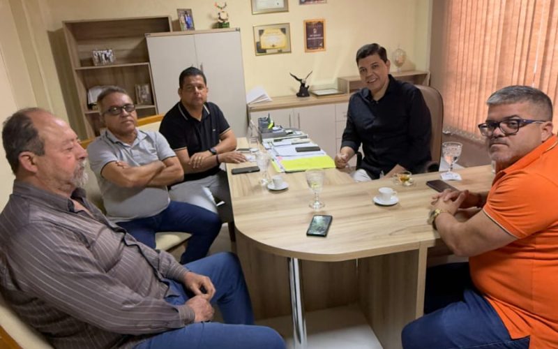 Prefeito Laércio Junior e vereadores realizam reunião extraordinária para retificação do edital do REDA