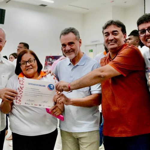 Bobô e Daniel Almeida participam de certificação de 120 alunos do Programa Manuel Querino em Senhor do Bonfim