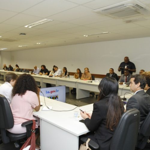 Secretários estaduais recebem familiares de Caíque e representantes da comunidade de São Marcos