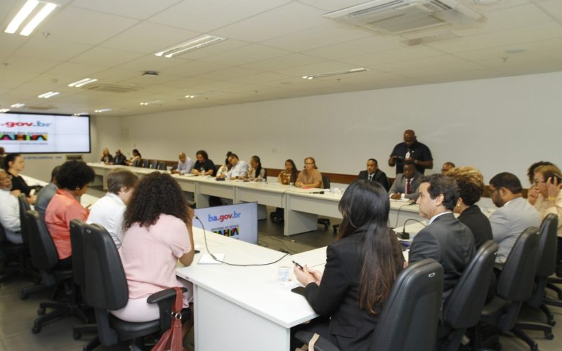 Secretários estaduais recebem familiares de Caíque e representantes da comunidade de São Marcos