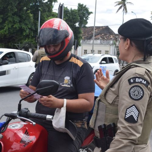 Prefeitura de Senhor do Bonfim realiza blitz educativa no Dia Nacional de Luta Contra a Violência à Mulher