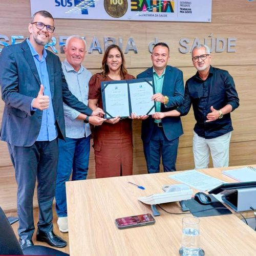 Deputado Bobô celebra assinatura de convênio para a construção de UBS em Medrado e veiculo para a saúde do município de Andorinha