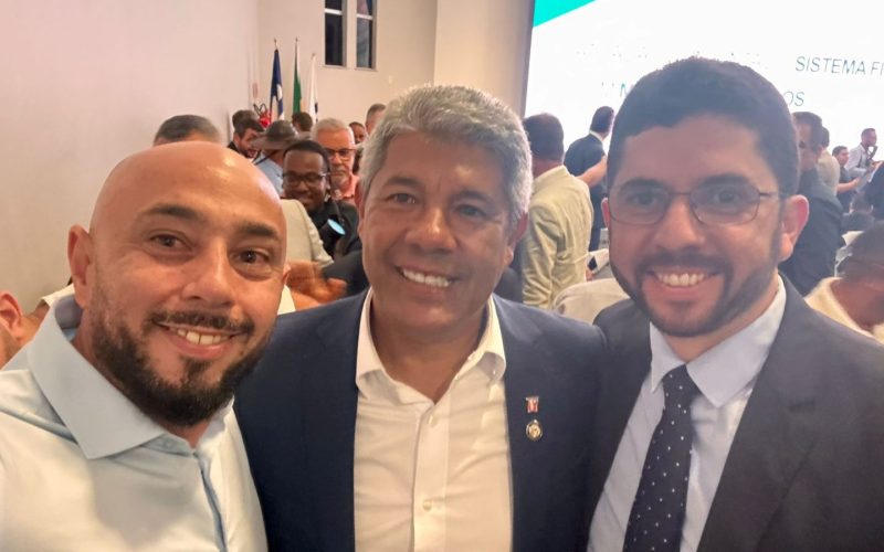 Prefeito Dr. André fortalece diálogo com governo e senadores em evento da UPB