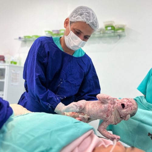 Dr.Thiago Gilleno comemora 2 mil partos realizados: uma trajetória marcada por amor, cuidado e dedicação à vida