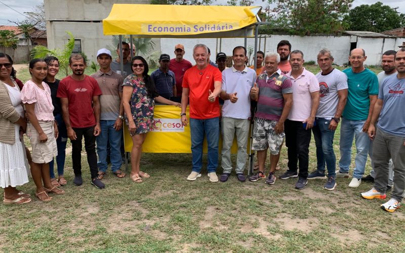 Deputado Bobô realiza entrega de 30 barracas padronizadas a produtores rurais de Filadélfia