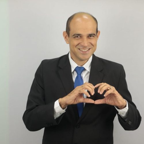 Coluna Vip:Parabéns Pr.Adelton Alves