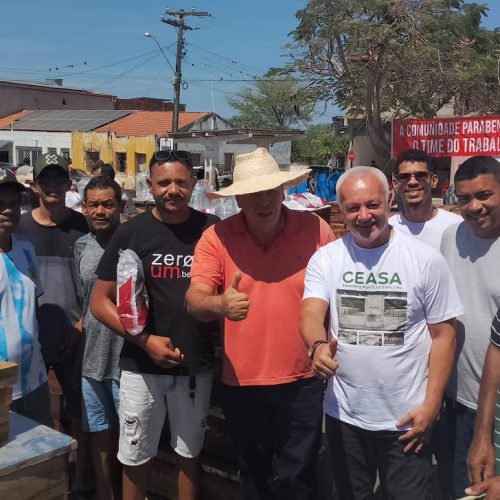 Deputado Bobô fortalece cadeia produtiva do mel em Quicé com entrega de 40 kits de apicultura