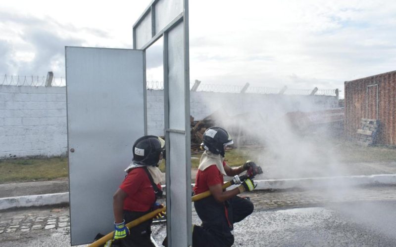 Bonfim:Bombeiros promovem treinamento em combate à incêndios