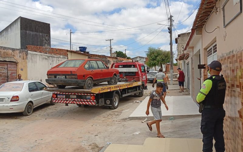 BONFIM: Dmtrans recolhe veículo abandonado nas populares!