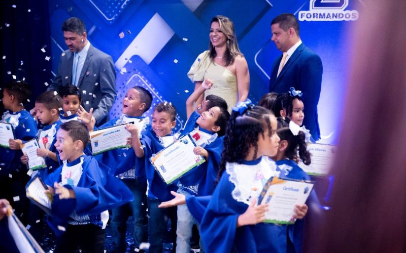 Prefeitura de Senhor do Bonfim inicia formaturas da rede municipal com noite de emoção e celebração