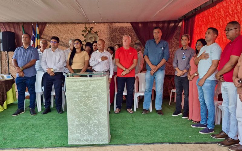 Deputado Bobô participa da assinatura da ordem de serviço para construção do Centro Municipal de Artesanato e Agricultura Familiar em Jaguarari