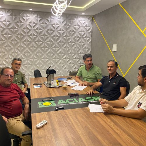 Vice-prefeito Elizeu Rios participa de reunião na ACIASB para discutir fortalecimento do comércio em Senhor do Bonfim