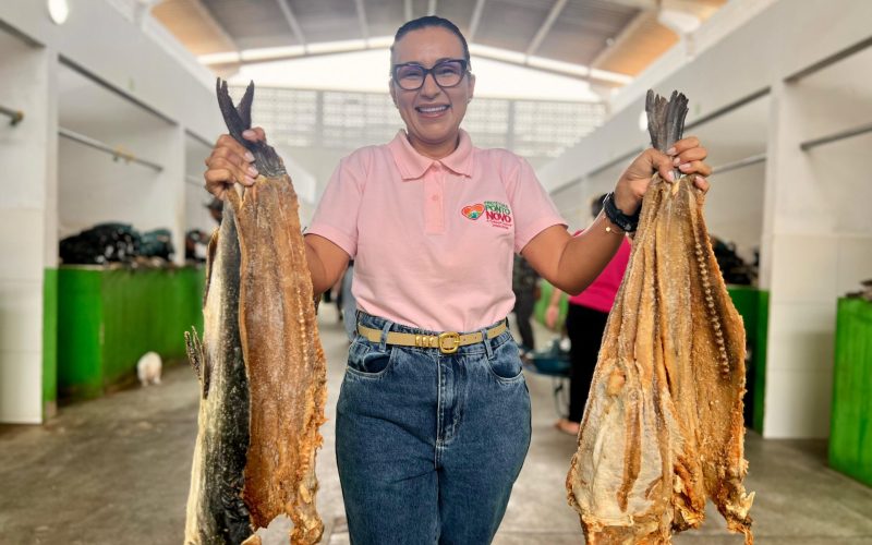 Prefeita de Ponto Novo, Fabiane inova e garante mais de 3 mil kits com bacalhau na Semana Santa em Ponto Novo