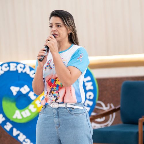 Abril Azul: Abertura do II Simpósio sobre Autismo reúne profissionais, famílias e municípios da