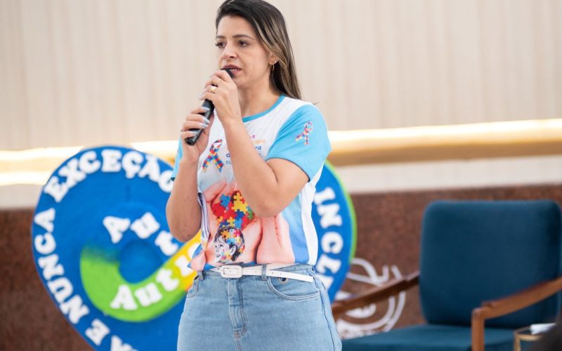 Abril Azul: Abertura do II Simpósio sobre Autismo reúne profissionais, famílias e municípios da