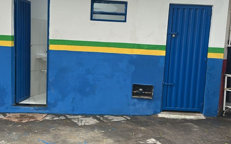 Prefeitura entrega sanitários da Praça Dr. José Gonçalves totalmente reformados e pede conscientização da população