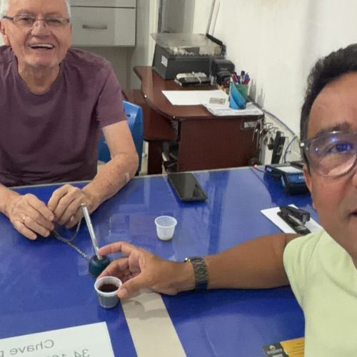 Coluna Vip:Empresário Cleonildo Reinaldo mantém tradição do café entre amigos na PMC Material de Construção