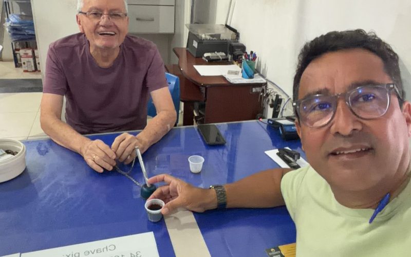 Coluna Vip:Empresário Cleonildo Reinaldo mantém tradição do café entre amigos na PMC Material de Construção