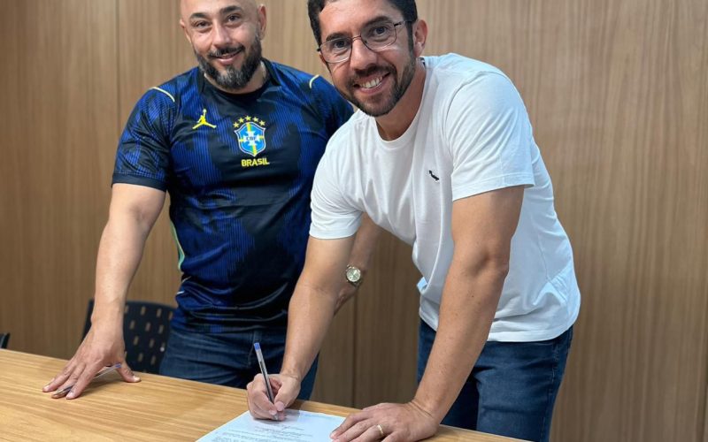 Prefeito Dr. André transmite cargo ao vice-prefeito Dr. Rodrigo durante período de férias