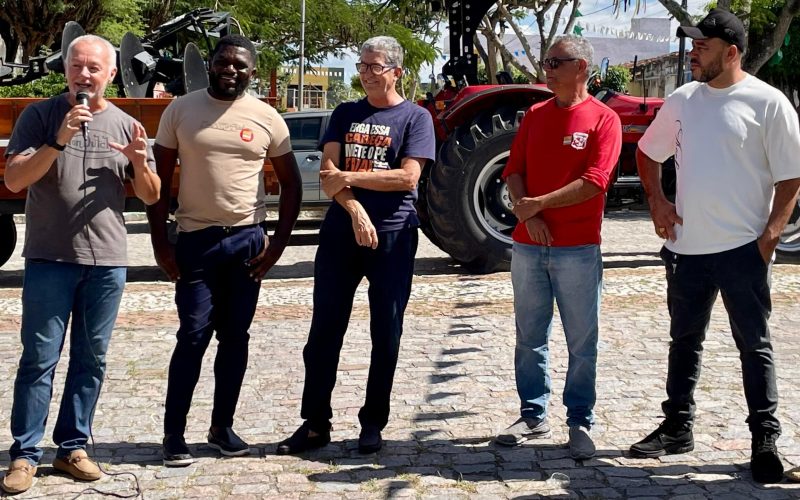 Deputado Bobô entrega trator agrícola à Associação Quilombo Forte e reforça apoio à agricultura familiar em Tijuaçu