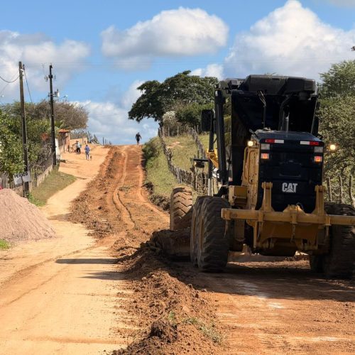 🚜 Prefeitura de Filadélfia intensifica manutenção das estradas da zona rural