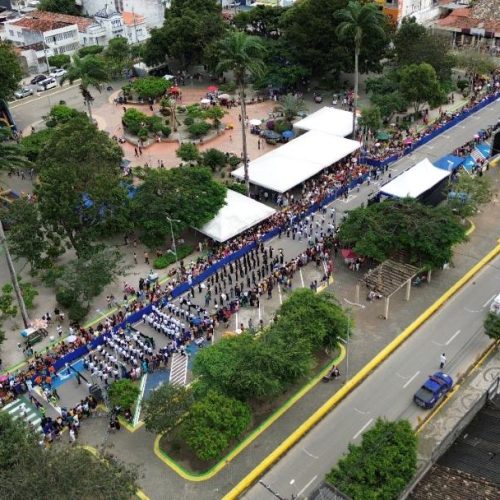 Senhor do Bonfim realiza tradicional desfile cívico de 7 de Setembro na sede e no distrito de Igara