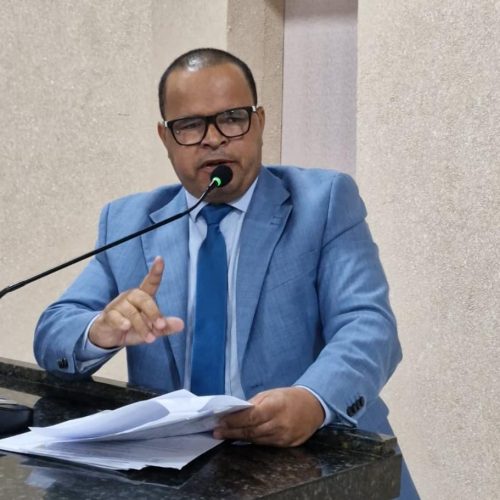 Vereador Robson Santana destaca reajuste de 24,88% para professores e diz que medida corrige defasagem de 15 anos em Senhor do Bonfim