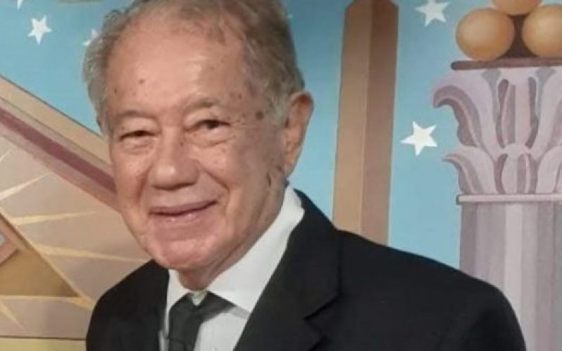 Advogado morre após receber descarga elétrica de pisca-pisca na Bahia