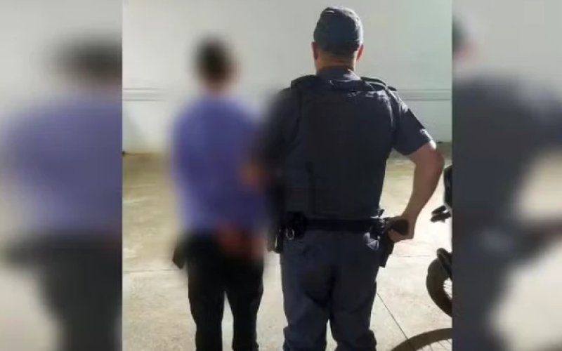 Homem vítima de furto vai a delegacia recuperar moto e acaba preso
