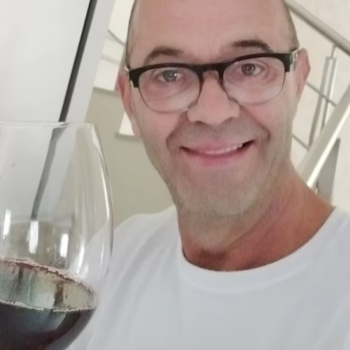 Dono de carro que explodiu em Brasília anunciou atentado na internet