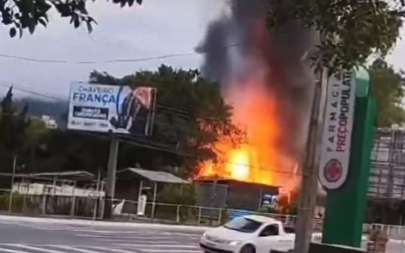 Casa de autor das explosões na frente do STF é incendiada em SC