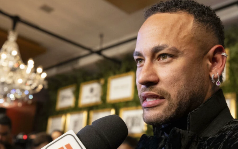 Neymar se diz aposentado da farra: “Minha filha me mudou”