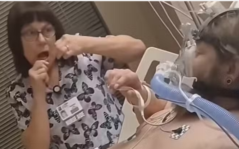 Enfermeira é demitida por passar fio dental em cima de paciente grave; vídeo da cena viralizou