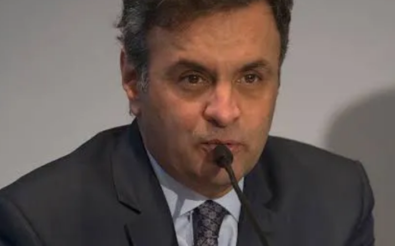 Aécio confirma conversas do PSDB sobre fusão
