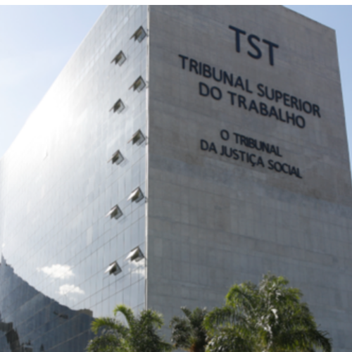 TST condena empresa a indenizar por demitir mulheres para contratar homens